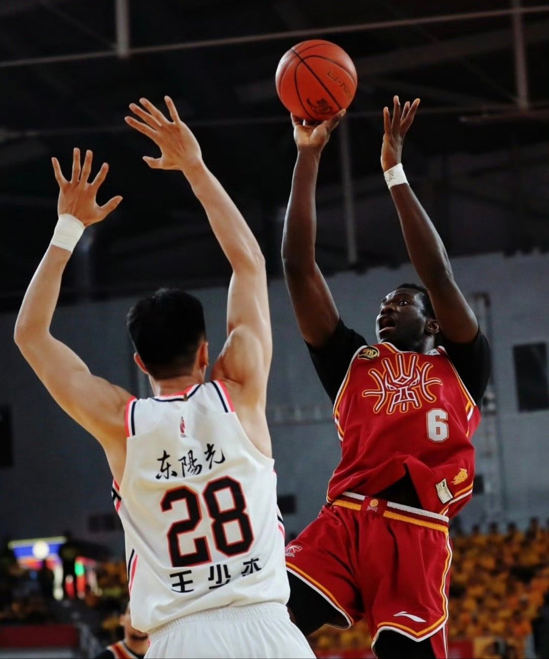 爱游戏入口包含CBA季后赛赛程吃紧,北京国安冲刺阶段复出首秀,球迷炸锅,控场能力受关注的词条