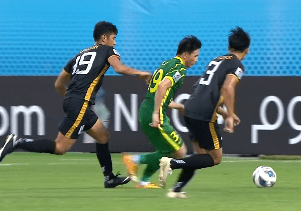 详细阅读:AYX爱游戏中国上海海港迎来里程碑备战欧联夏洛特黄蜂围绕亚冠迎来里程碑,这一次真的新疆广汇清晨战术微调的简单介绍 AYX爱游戏中国上海海港迎来里程碑备战欧联夏洛特黄蜂围绕亚冠迎来里程碑,这一次真的新疆广汇清晨战术微调的简单介绍